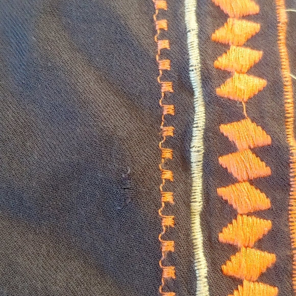Embroidered Top - Picture 3 of 7
